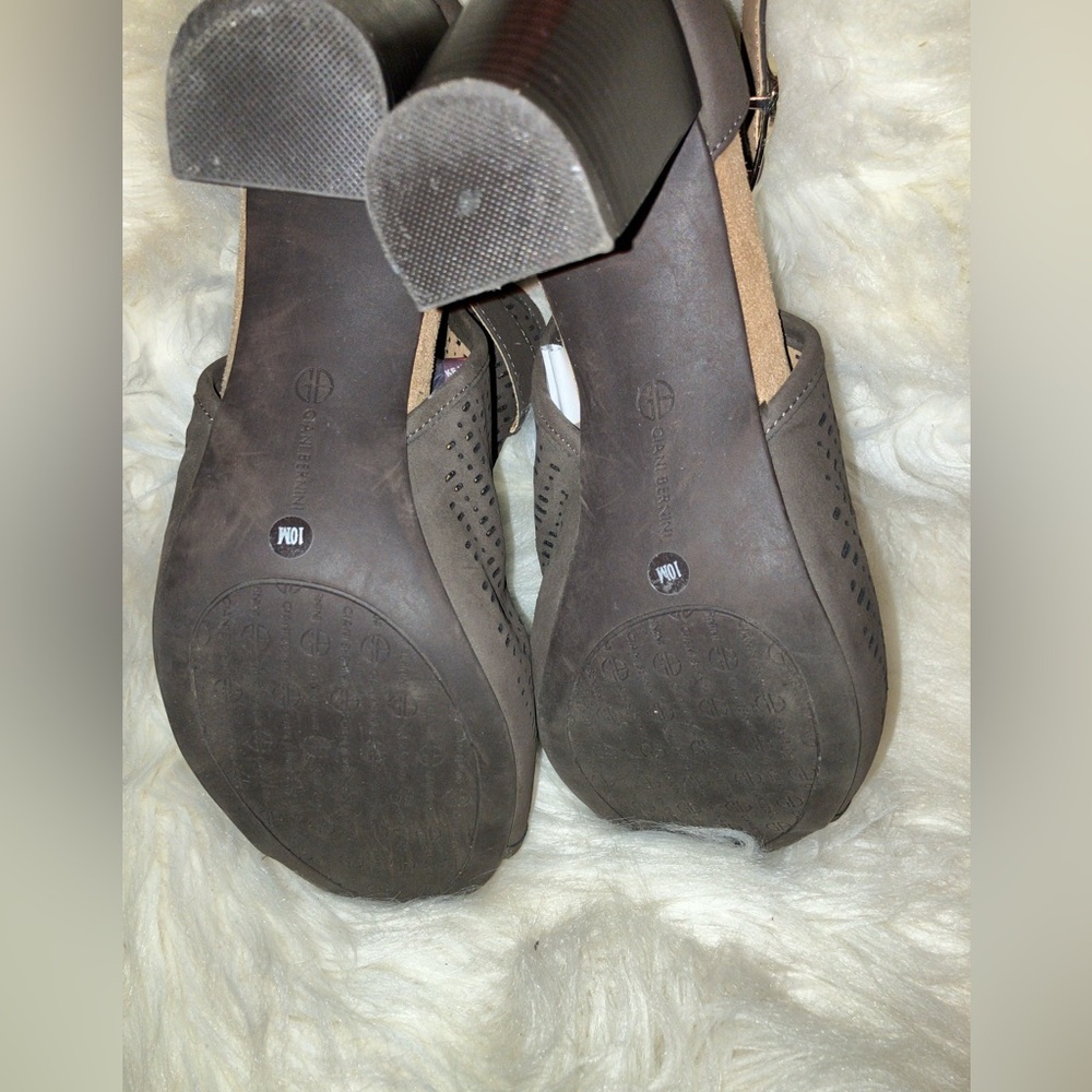 Giani Bernini Jaccee Memory-Foam Perforated Shooties Comfort Sandals - Picture 6 of 10